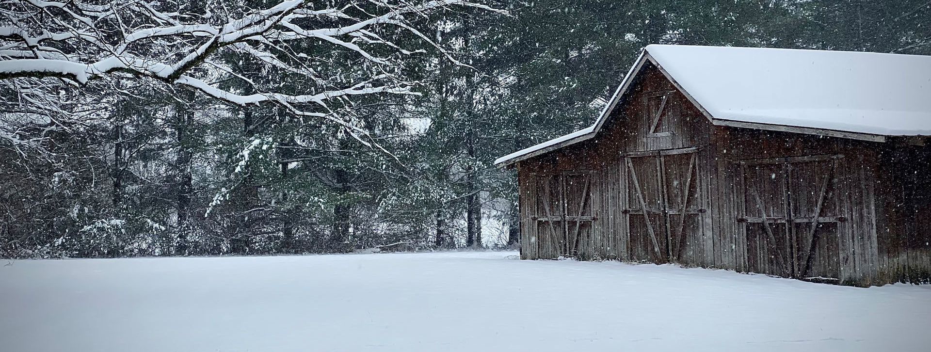 Snowy barn in Tennessee